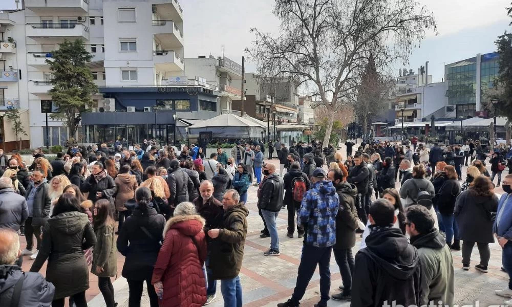 Συγκέντρωση κατοίκων στον Εύοσμο: Διαμαρτυρίες για σκληρά μέτρα